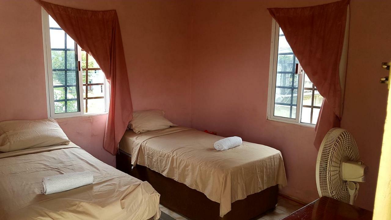 Casa Ricky'S Hostel Orange Walk Town Ngoại thất bức ảnh