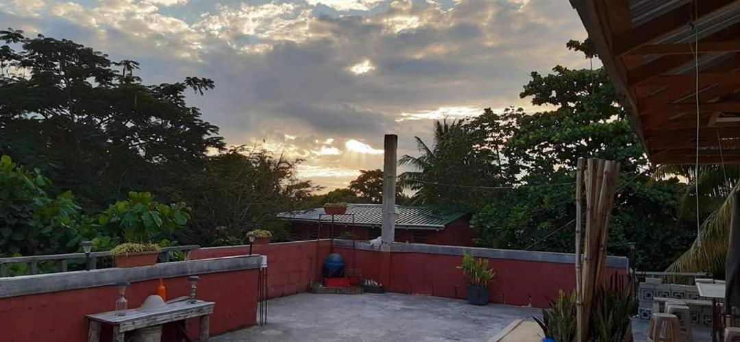 Casa Ricky'S Hostel Orange Walk Town Ngoại thất bức ảnh